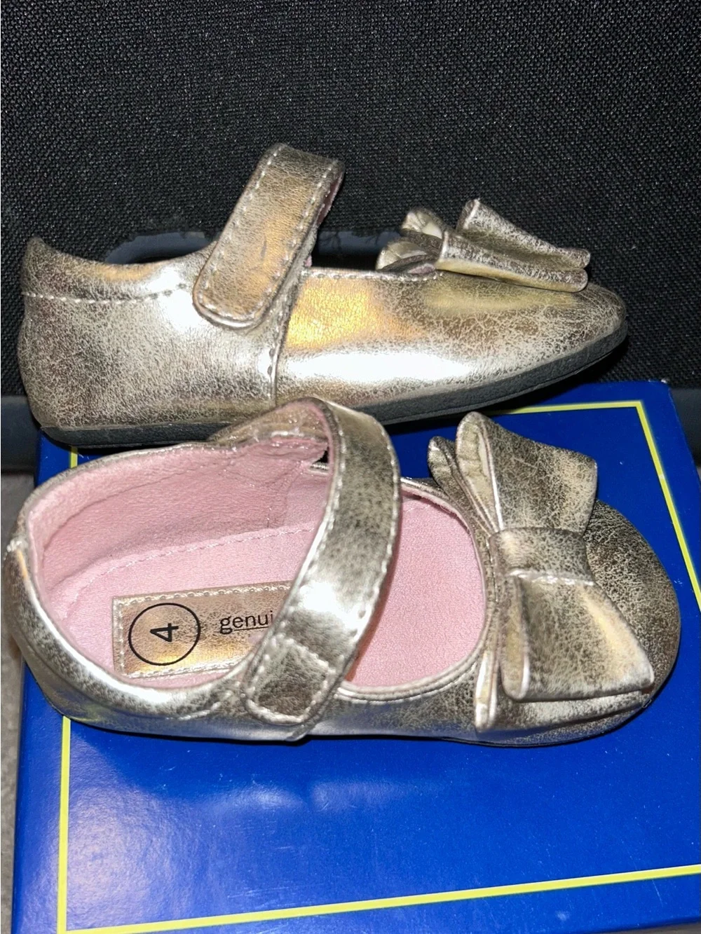 OshKosh B'gosh Metallic Gold Bow Mary Janes with Pink Lining